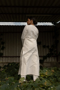 Shaakh - Embroidered organic seersucker cotton tunic with pants set