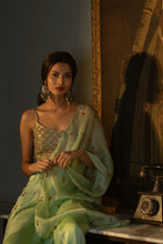 Nihira - Pre-draped saree