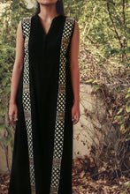 Leandra - Black hand embroidered long tunic with mandarin collar