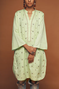 Nella - Pale mint green - Hand embroidered boxy tunic